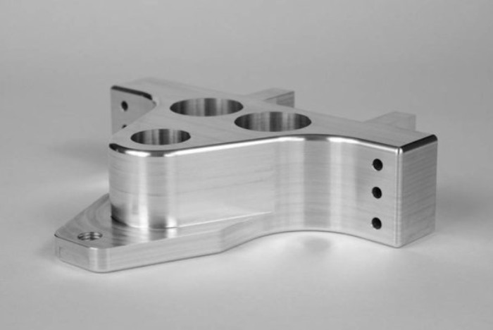  عواملی-که-هنگام-انتخاب-مواد-برای-ماشینکاری-CNC-باید-در-نظر-گرفته-شوند 